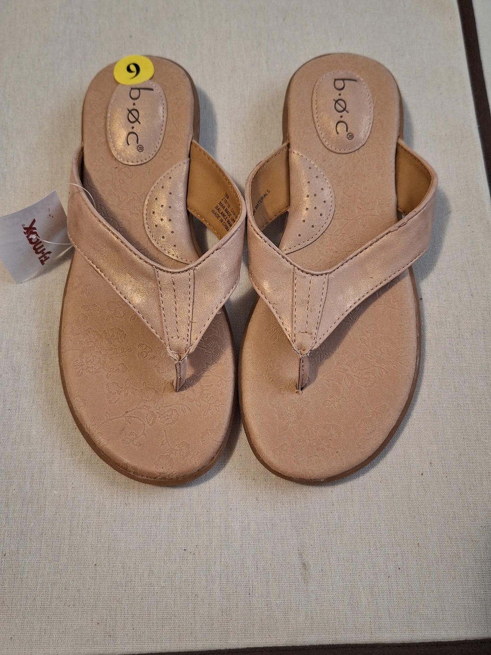 b.o.c. Women's Nude Pink Thong Sandals